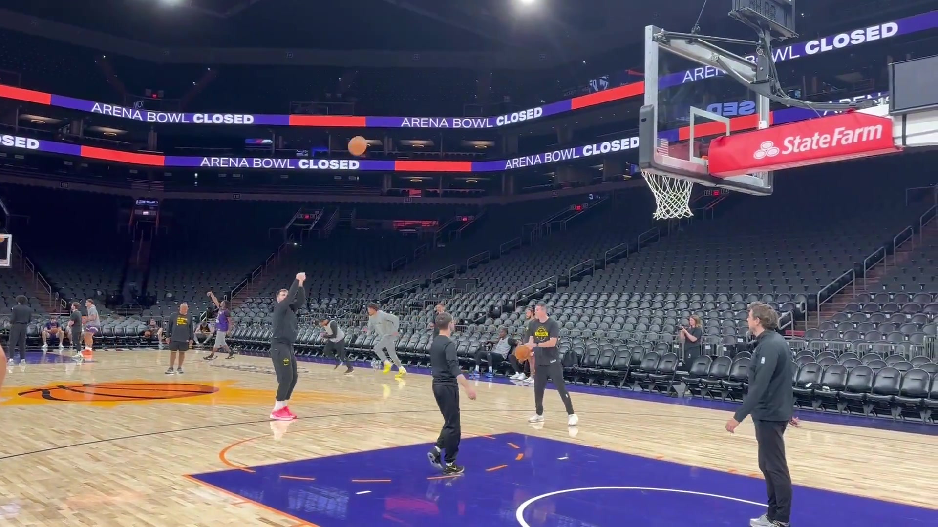 手感柔和东契奇投篮训练中 今晚将迎来季前赛首秀