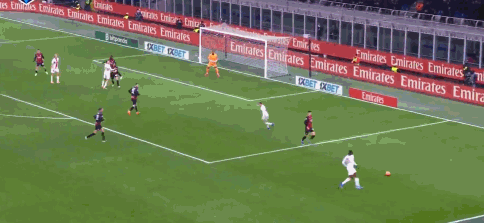 意甲-AC米兰1-1热那亚落后榜首3分 莱奥补时绝平