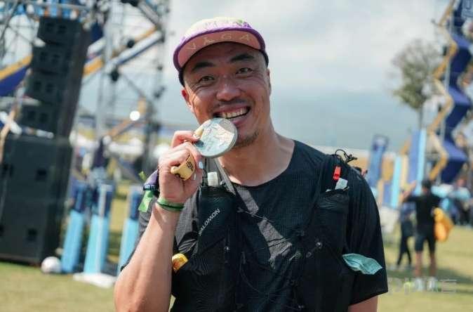 40岁赵旭日27小时09分34秒完赛百公里越野赛